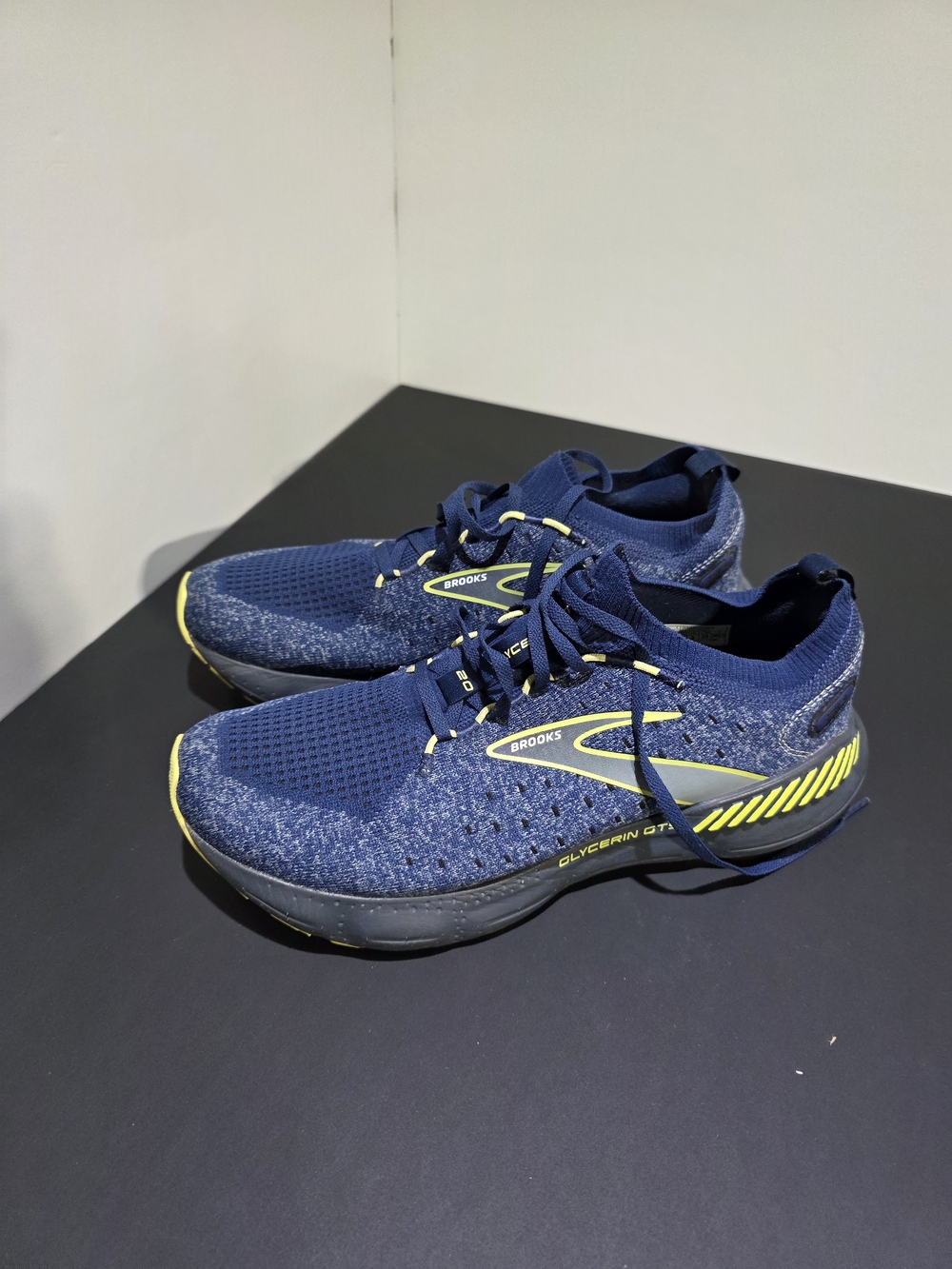 Brooks Men's Navy and Yellow Athletic Sneakers